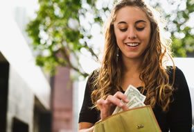 dyk-paper-money-content